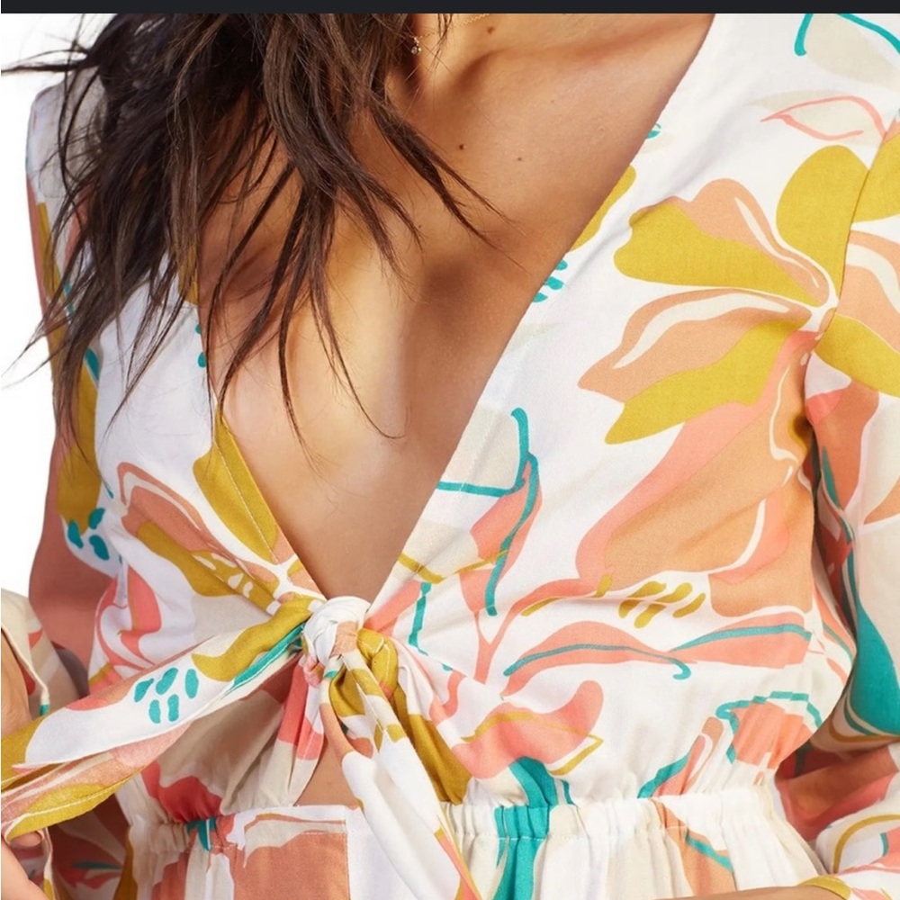 Sexy Roxy Multicolor Romper Perfect for summer. Size Small - Picture 3 of 6